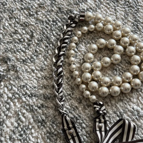 Henri Bendel pearl necklace - Picture 2 of 7